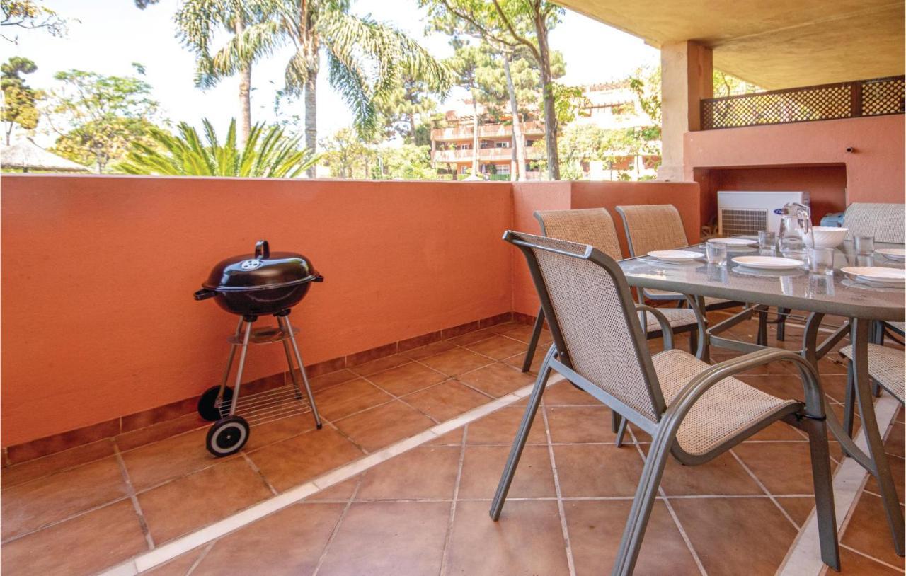 Stunning Apartment In Marbella W/ Outdoor Swimming Pool, Wifi And 2 Bedrooms Exterior foto